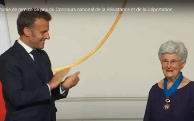 Emmanuel Macron a remis les insignes de commandeur de l’ordre national du Mérite à Lili Keller-Rosenberg